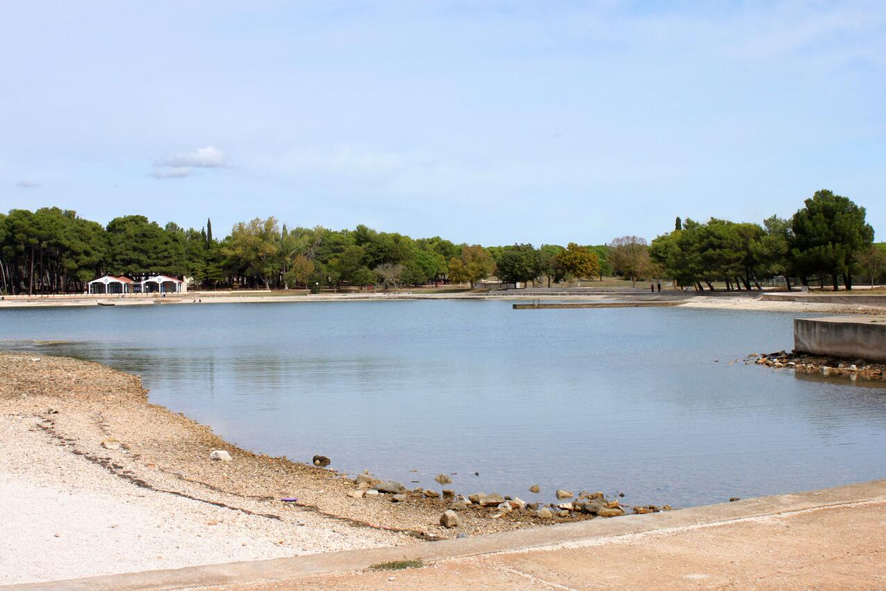 Najbliža plaža - Apartmani s parkingom Štinjan, Pula