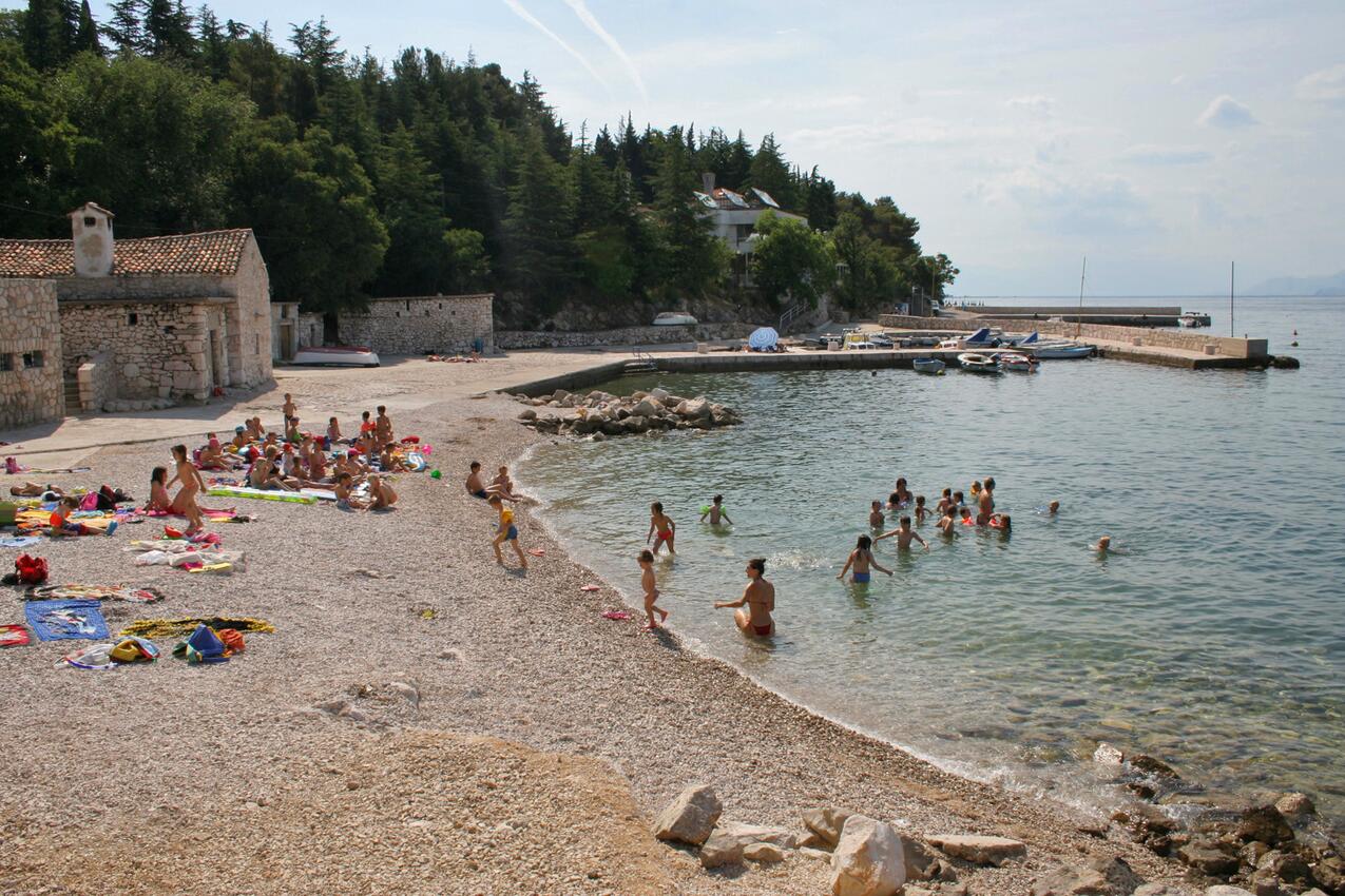 Najbližja plaža - Apartmaji s parkingom Dramalj, Crikvenica