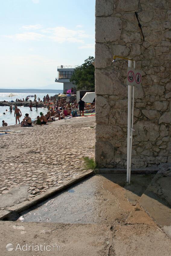 Nearest beach - Apartments with a parking space Dramalj, Crikvenica