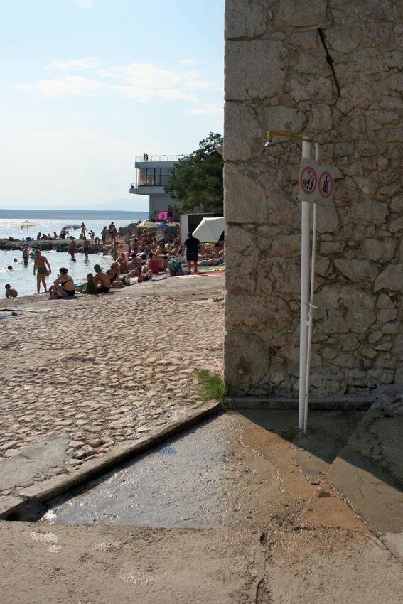 Najbližja plaža - Apartmaji s parkingom Dramalj, Crikvenica