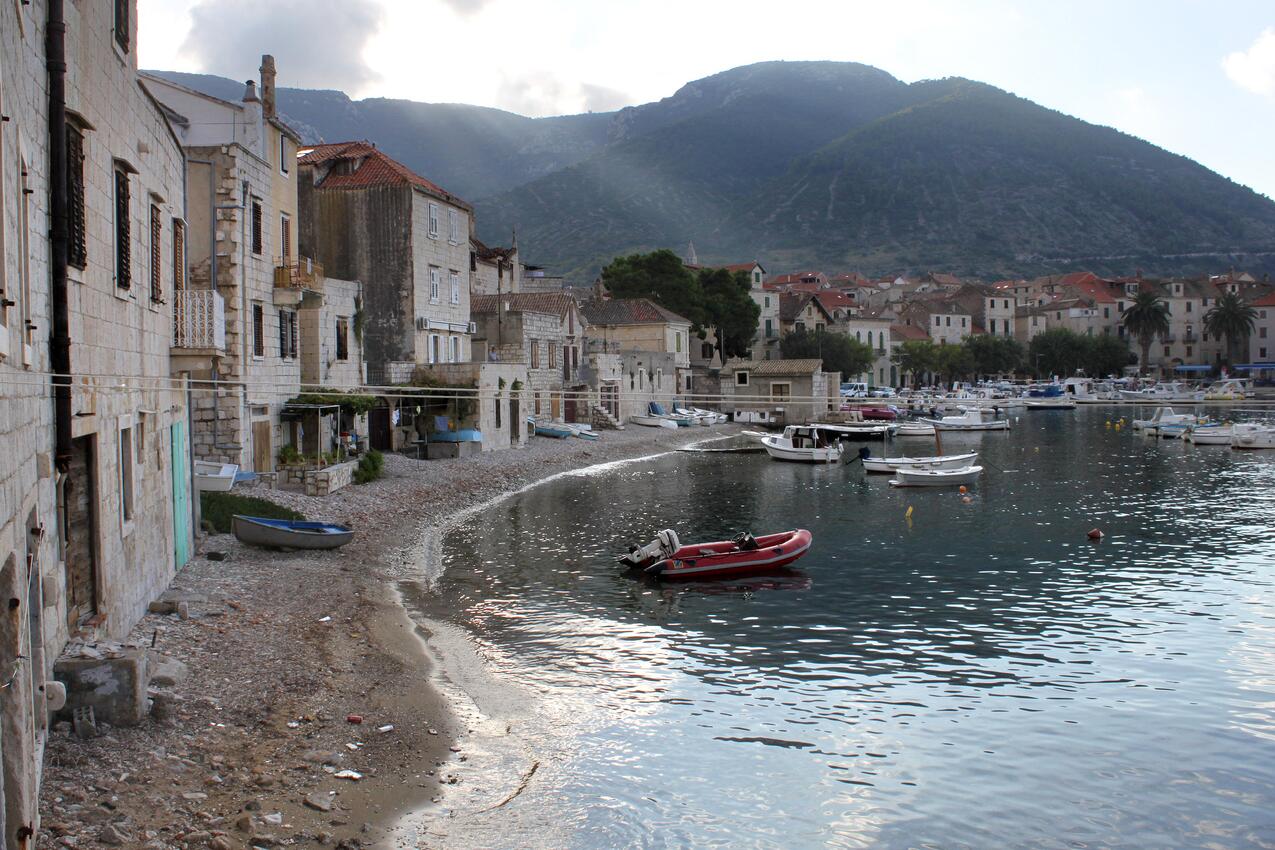La spiaggia più vicina - Appartamenti con parcheggio Comisa - Komiža, Lissa - Vis