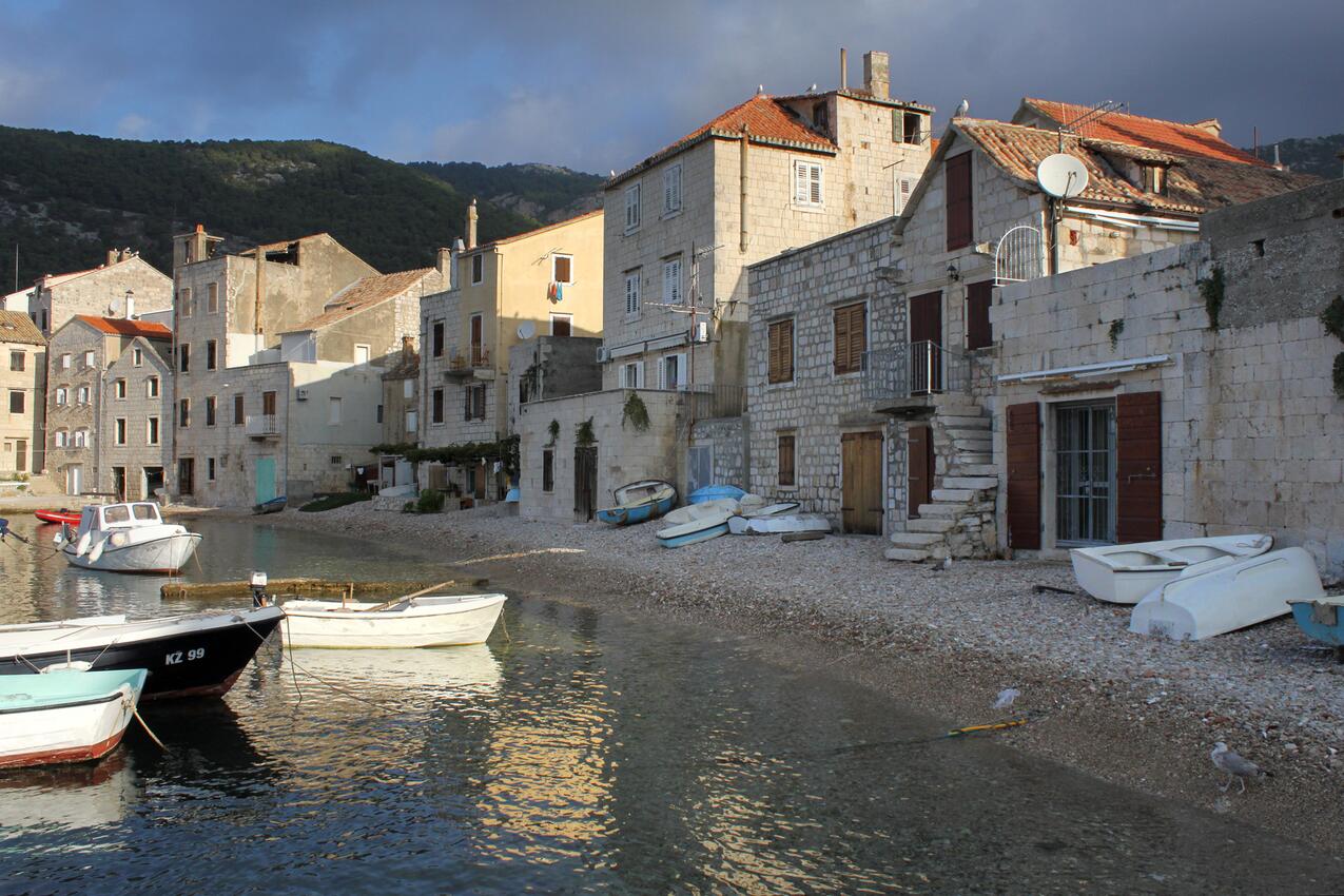 La spiaggia più vicina - Appartamenti con parcheggio Comisa - Komiža, Lissa - Vis