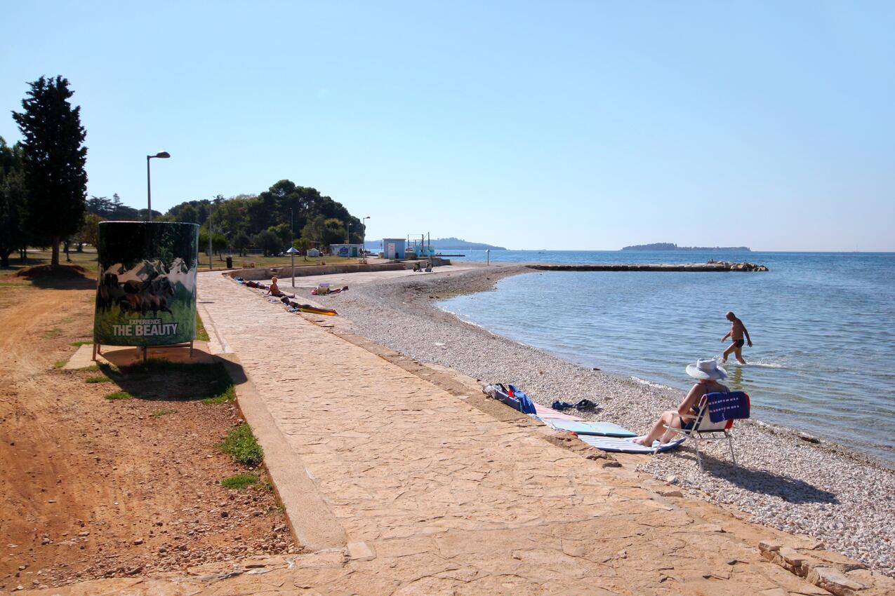 Nermeste strand - Lejligheder med pool egnet til familier med børn Fazana