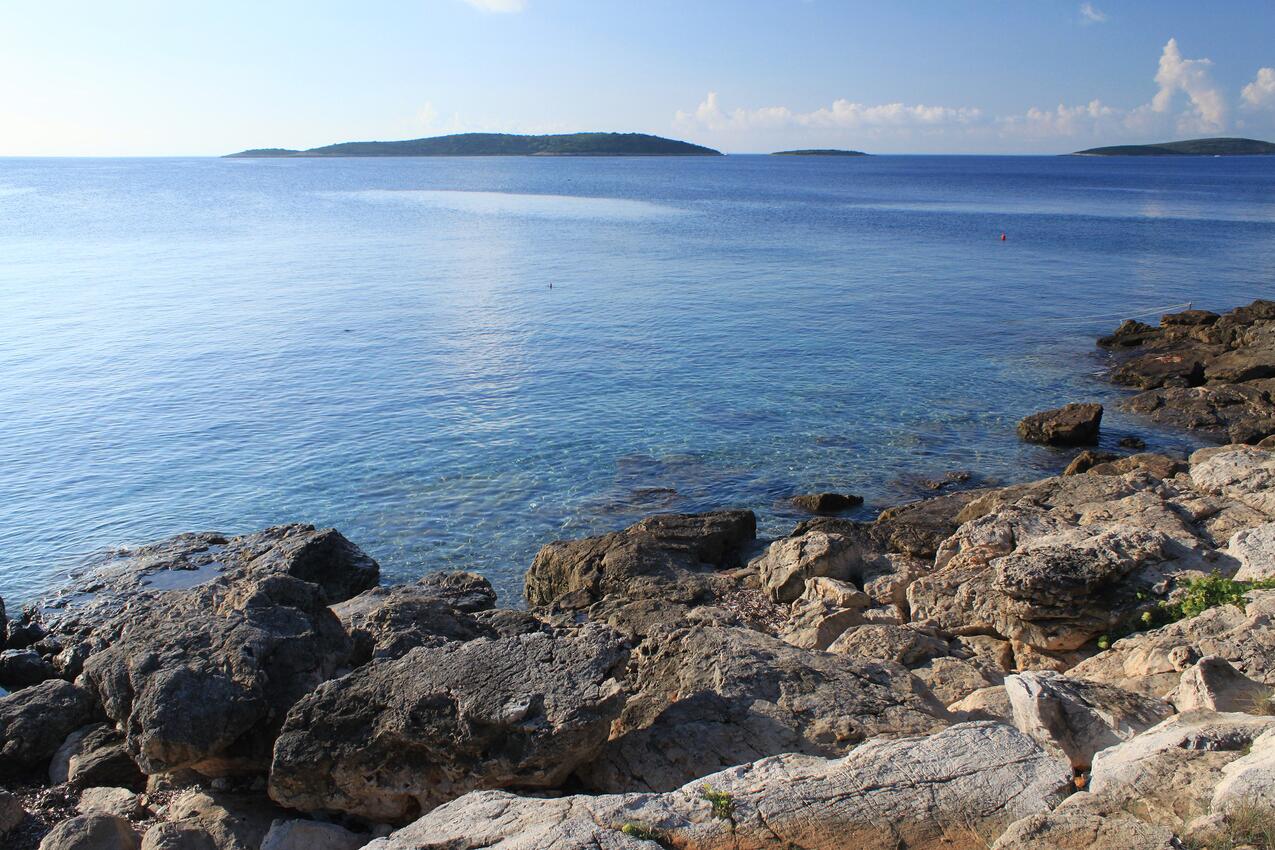 Nearest beach - Apartments by the sea Milna, Vis