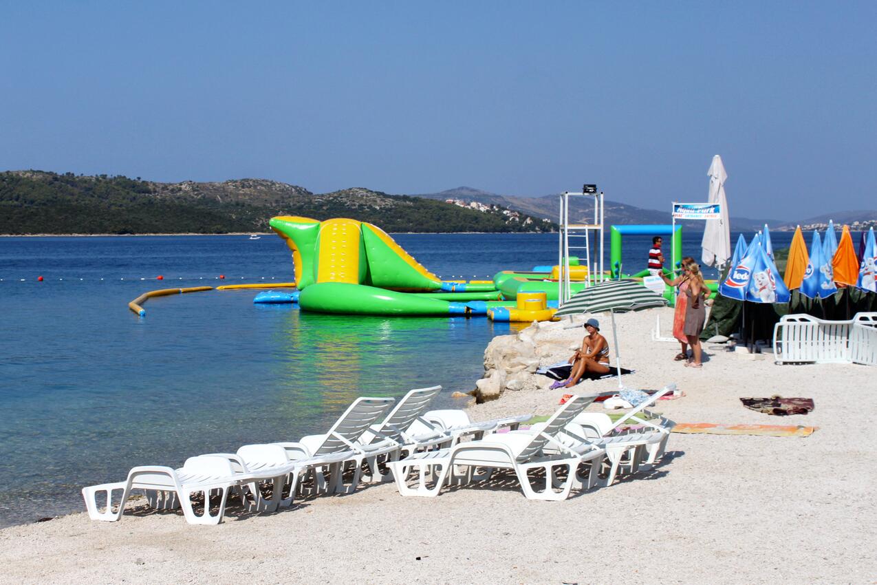 Nearest beach - Apartments with parking spaces Okrug Gornji, Čiovo