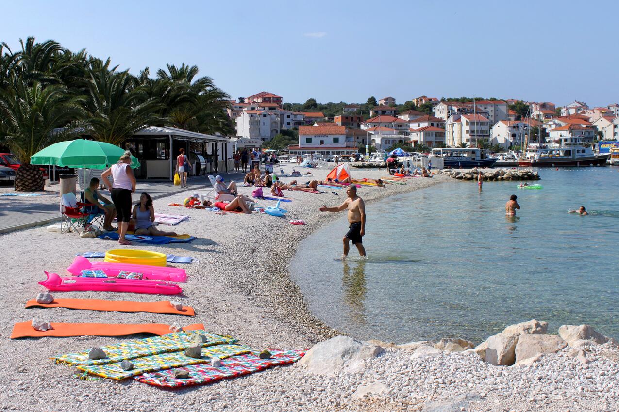 Nearest beach - Apartments with parking spaces Okrug Gornji, Čiovo