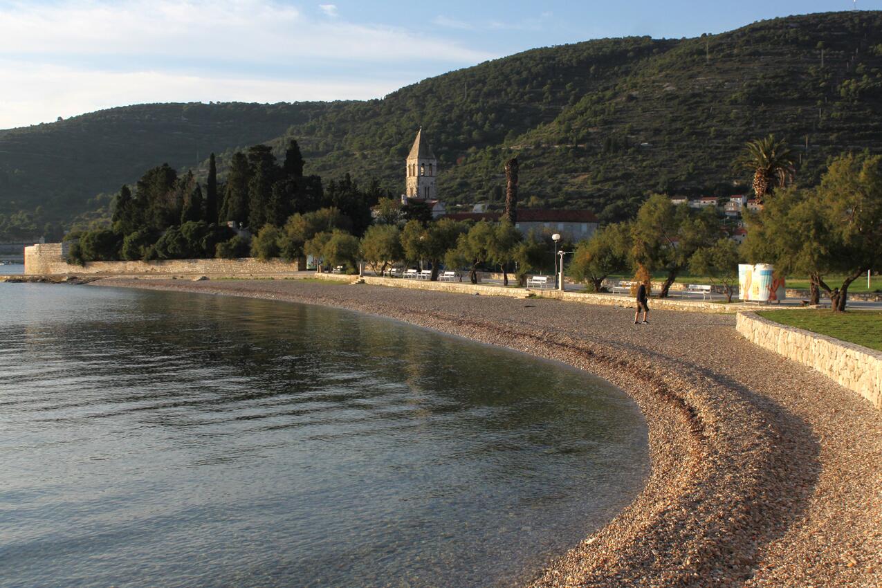 La spiaggia più vicina - Appartamenti accanto al mare Lissa - Vis