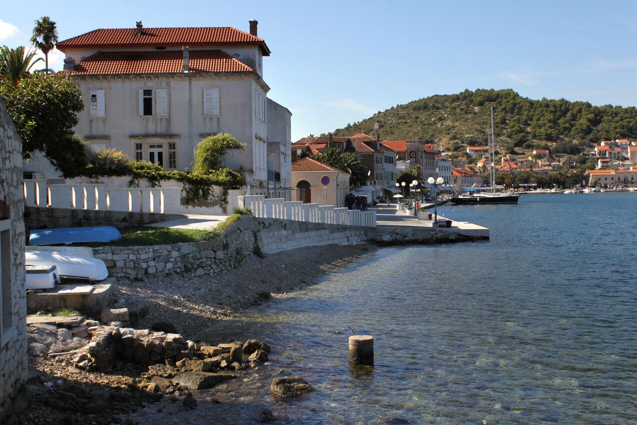La spiaggia più vicina - Appartamenti con parcheggio Lissa - Vis