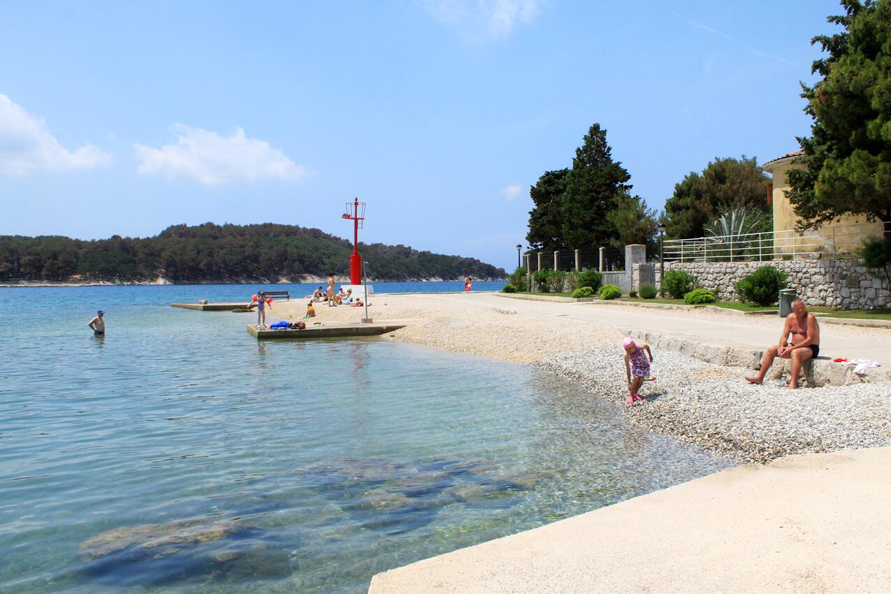 Nearest beach - Apartments with parking spaces Cres