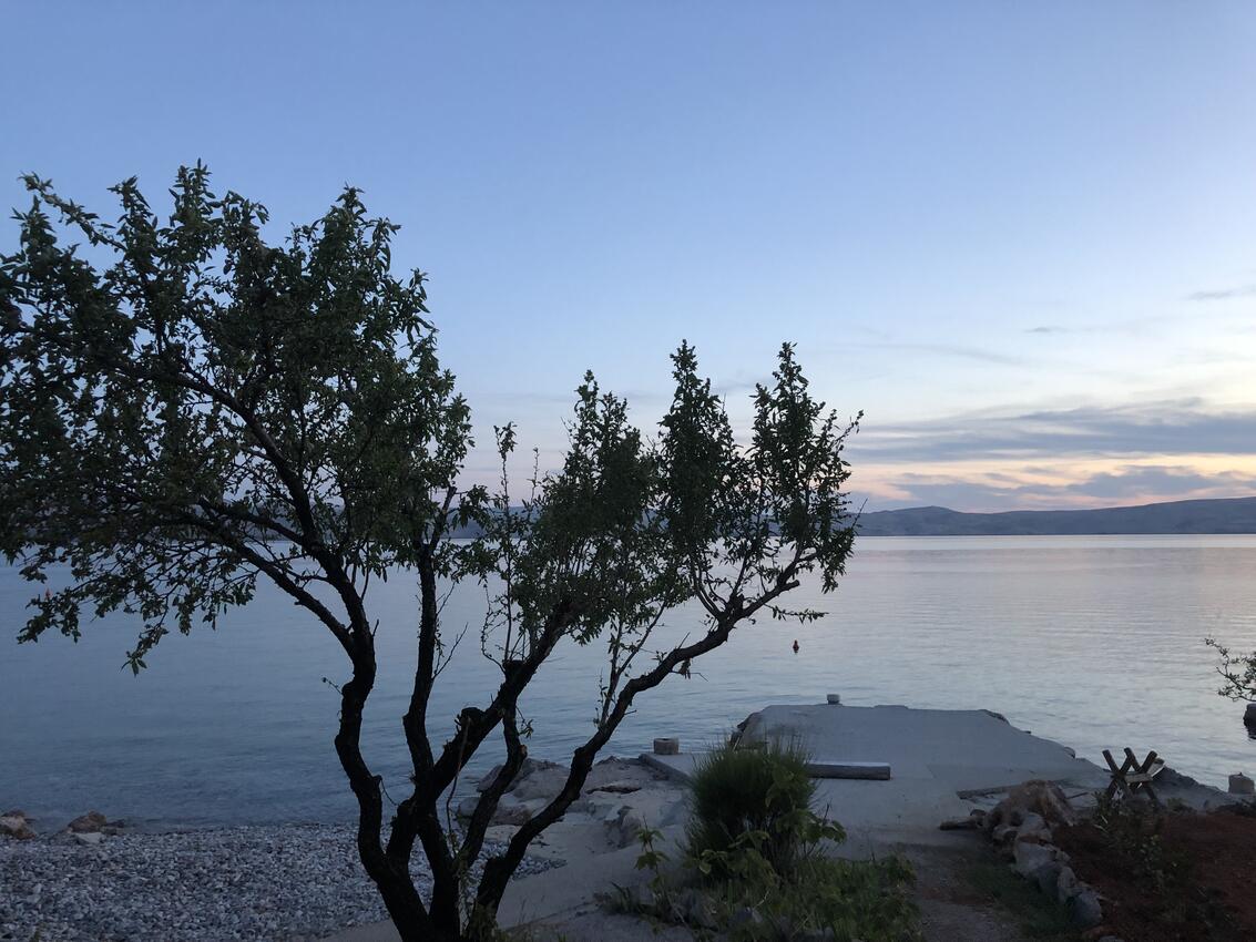 Nächster Strand - Ferienhaus mit Parkplatz Cesarica, Karlobag