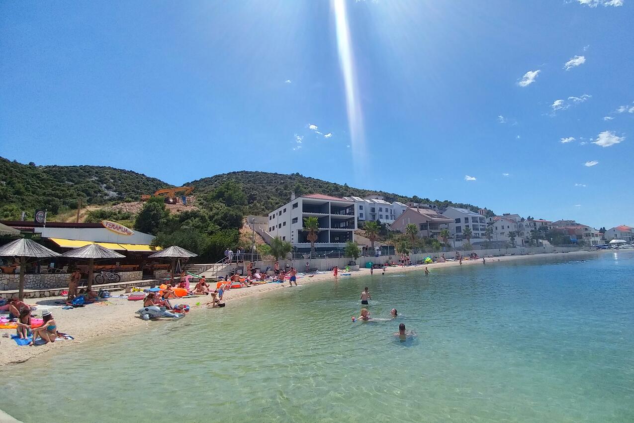 Nærmeste strand - Leiligheter og rom med parkering Marina, Trogir