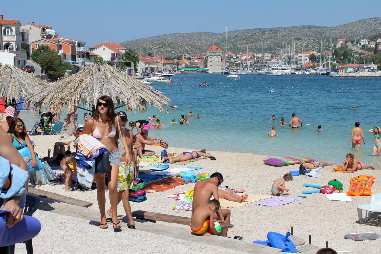 Nærmeste strand - Leiligheter og rom med parkering Marina, Trogir