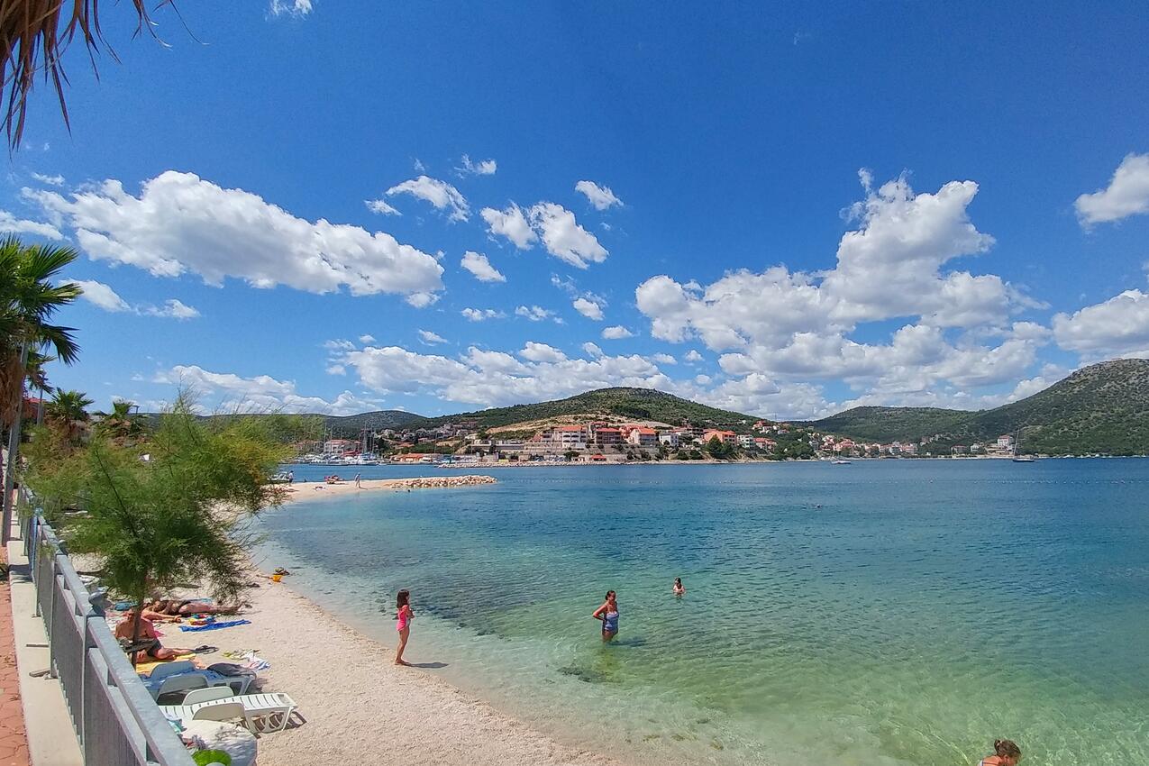 Nærmeste strand - Leiligheter og rom med parkering Marina, Trogir