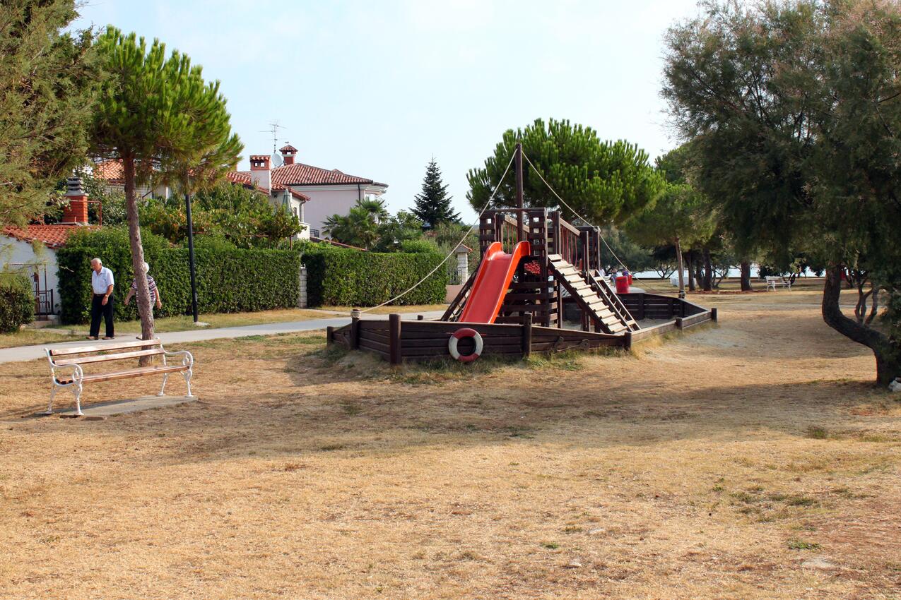 La spiaggia più vicina - Appartamenti accanto al mare Novigrad