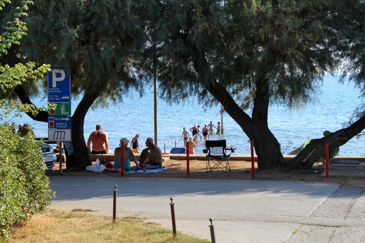 La spiaggia più vicina - Appartamenti accanto al mare Novigrad