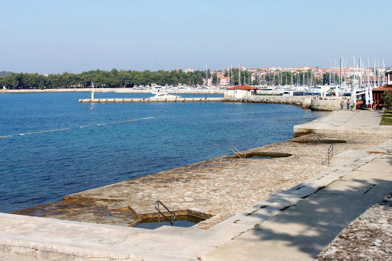 La spiaggia più vicina - Appartamenti con Internet Novigrad