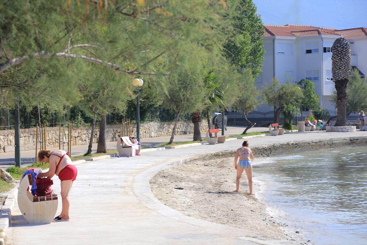 Nächster Strand - Ferienwohnungen mit Parkplatz Kastel Gomilica, Kastela