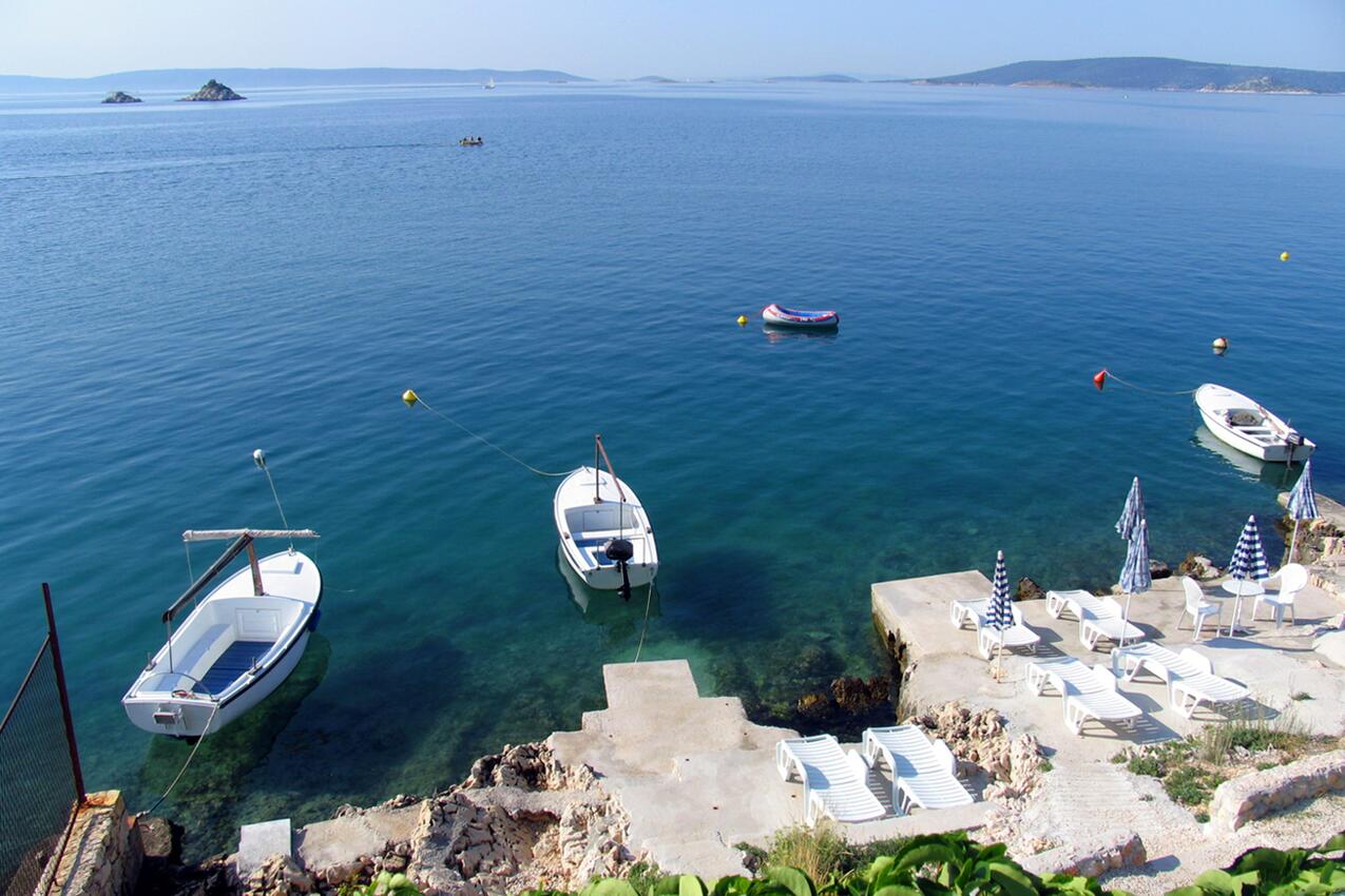 La spiaggia più vicina - Casa con piscina accanto al mare Seget Vranjica, Traù - Trogir