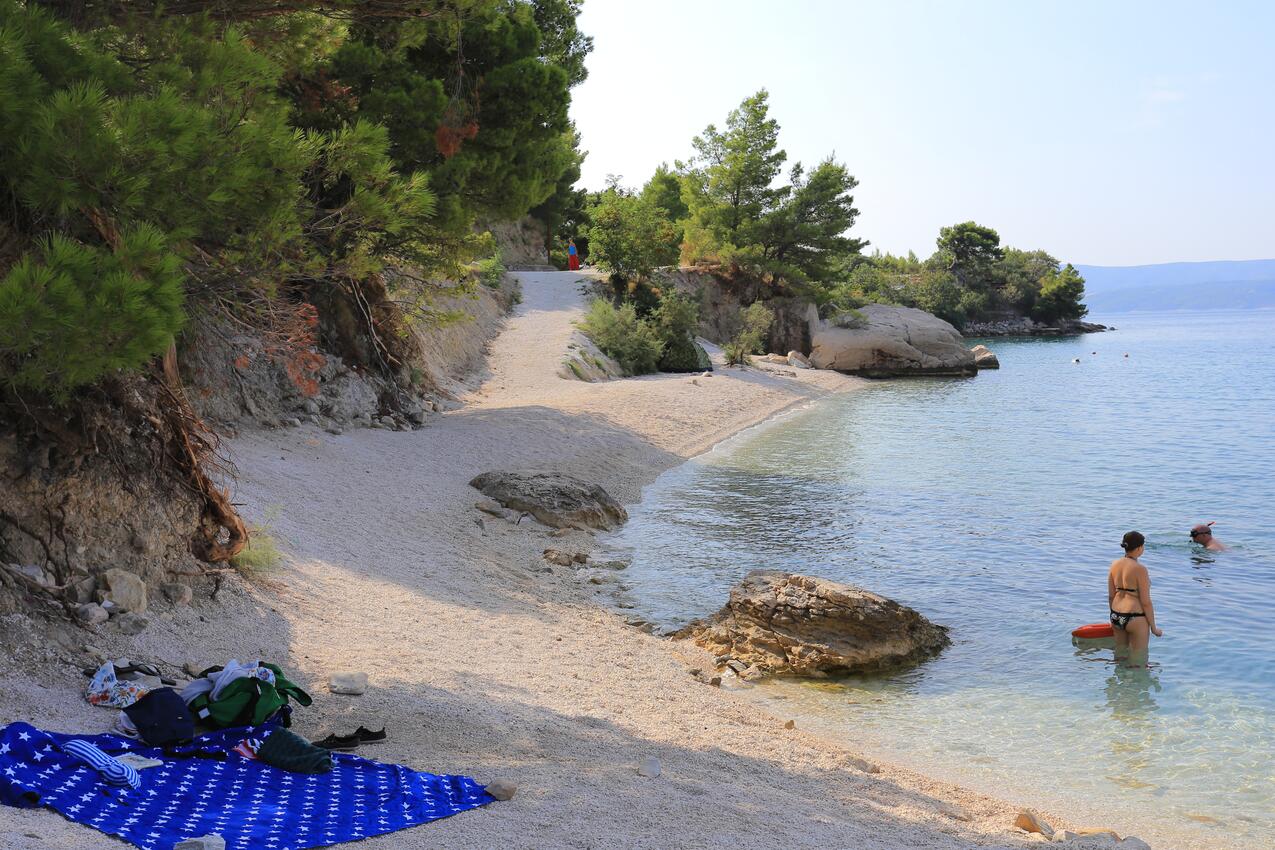 La spiaggia più vicina - Appartamenti con parcheggio Almissa - Omiš