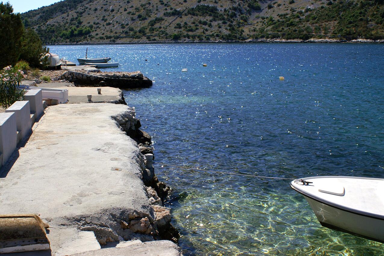 La spiaggia più vicina - Appartamenti accanto al mare Vinisce, Traù - Trogir