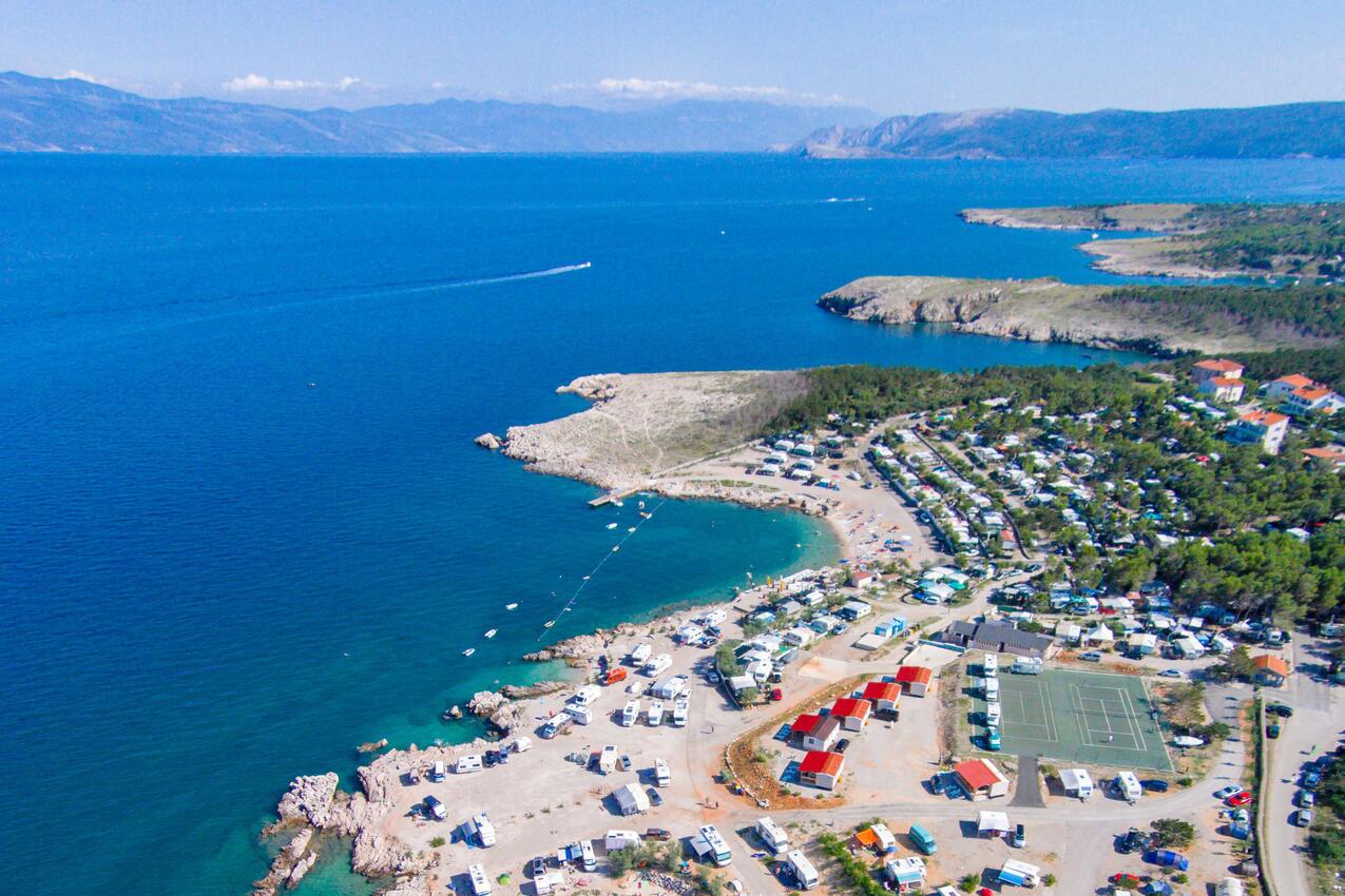 Najbliža plaža - Apartmani s bazenom pogodni za obitelji s djecom Šilo, Krk