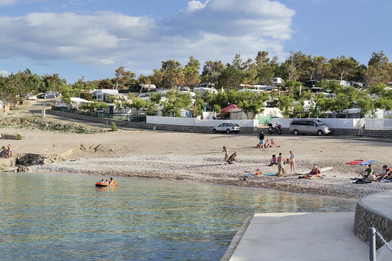 Najbliža plaža - Apartmani s bazenom pogodni za obitelji s djecom Šilo, Krk