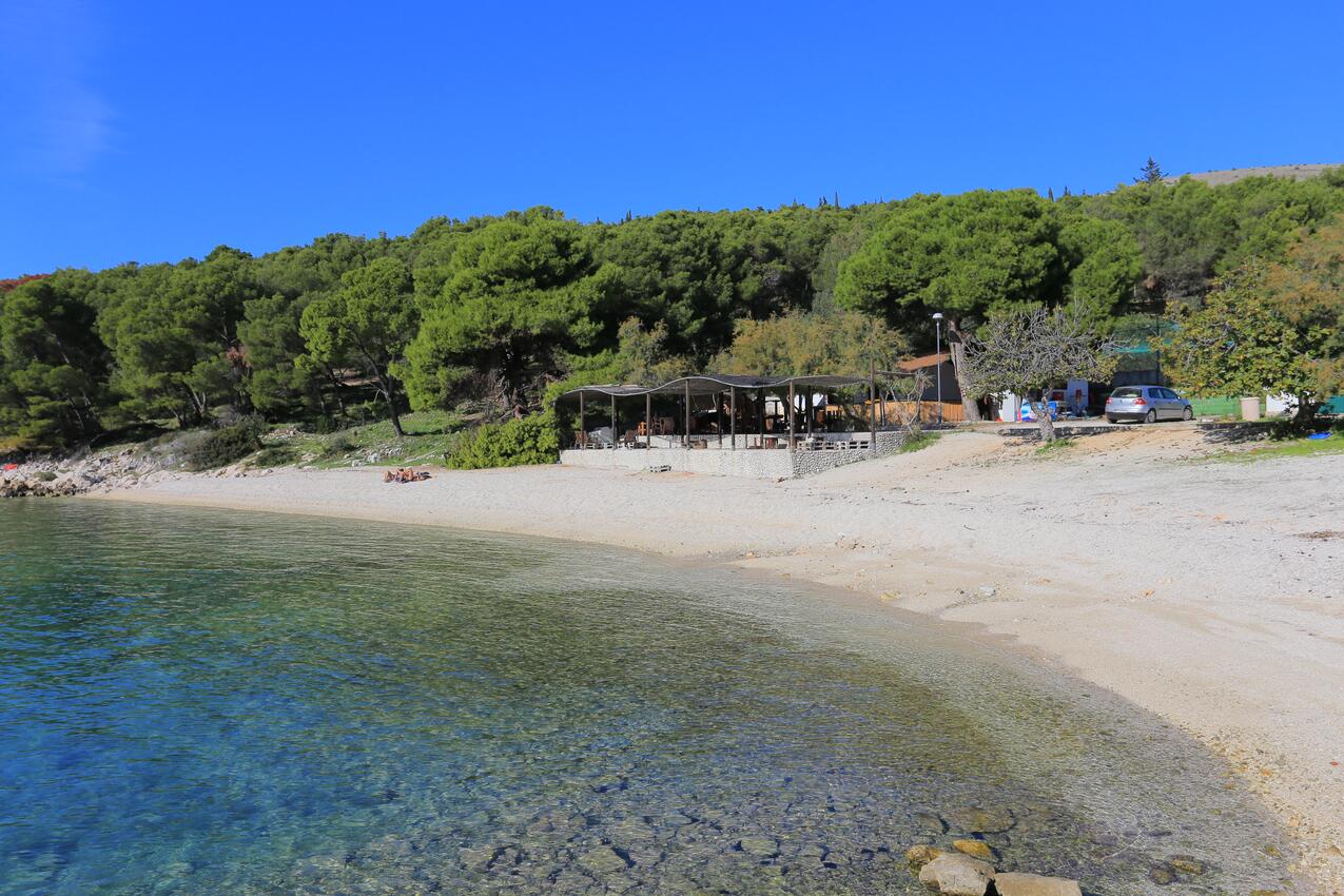 Nearest beach - Apartments with parking spaces Seget Vranjica, Trogir
