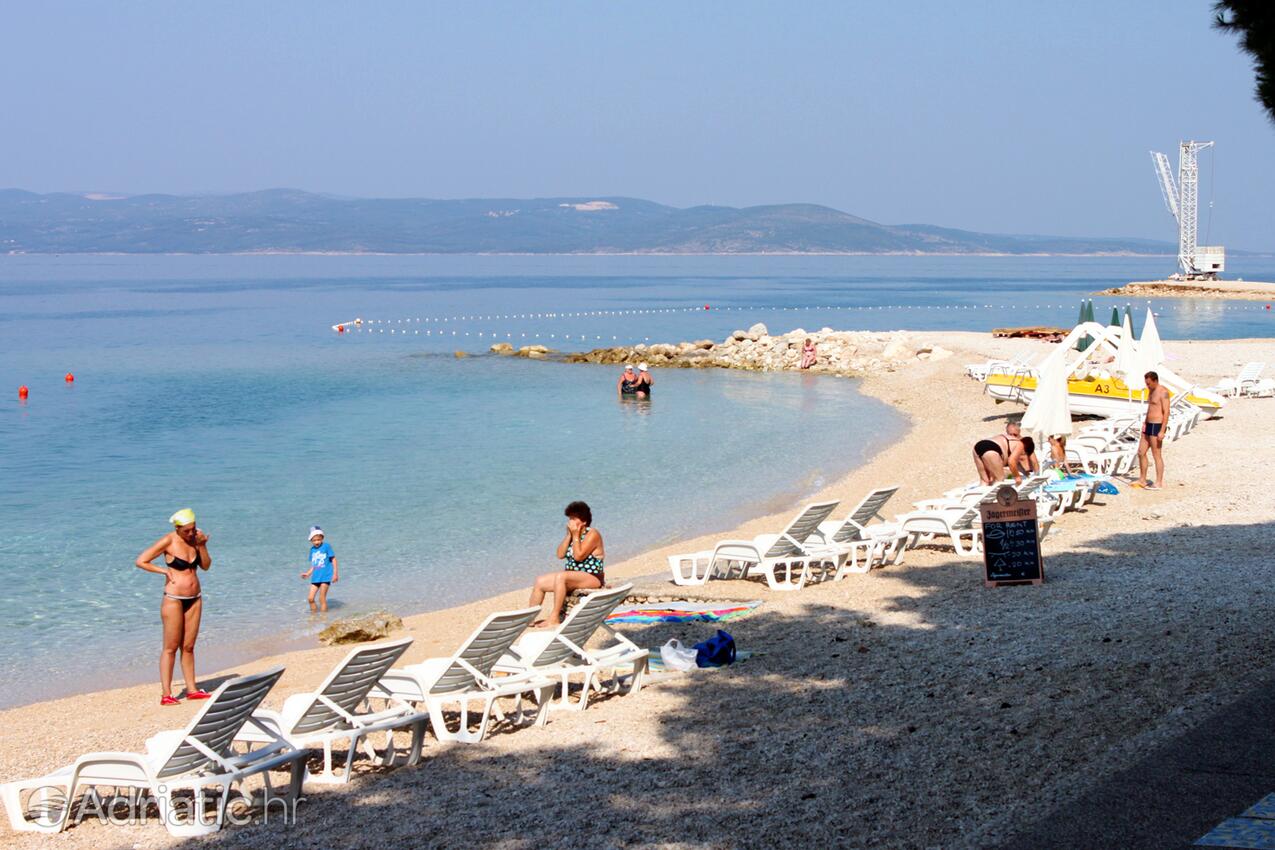 Nearest beach - Apartments with a parking space Makarska