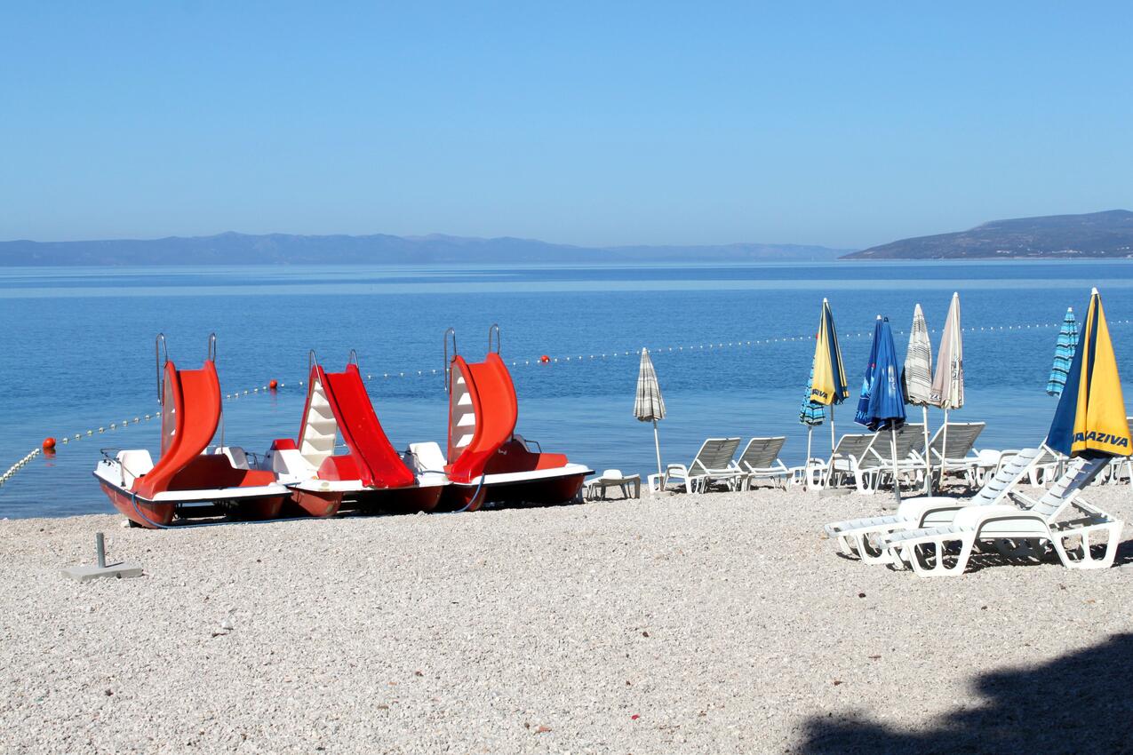 La spiaggia più vicina - Appartamenti con piscina per famiglie Macarsca - Makarska