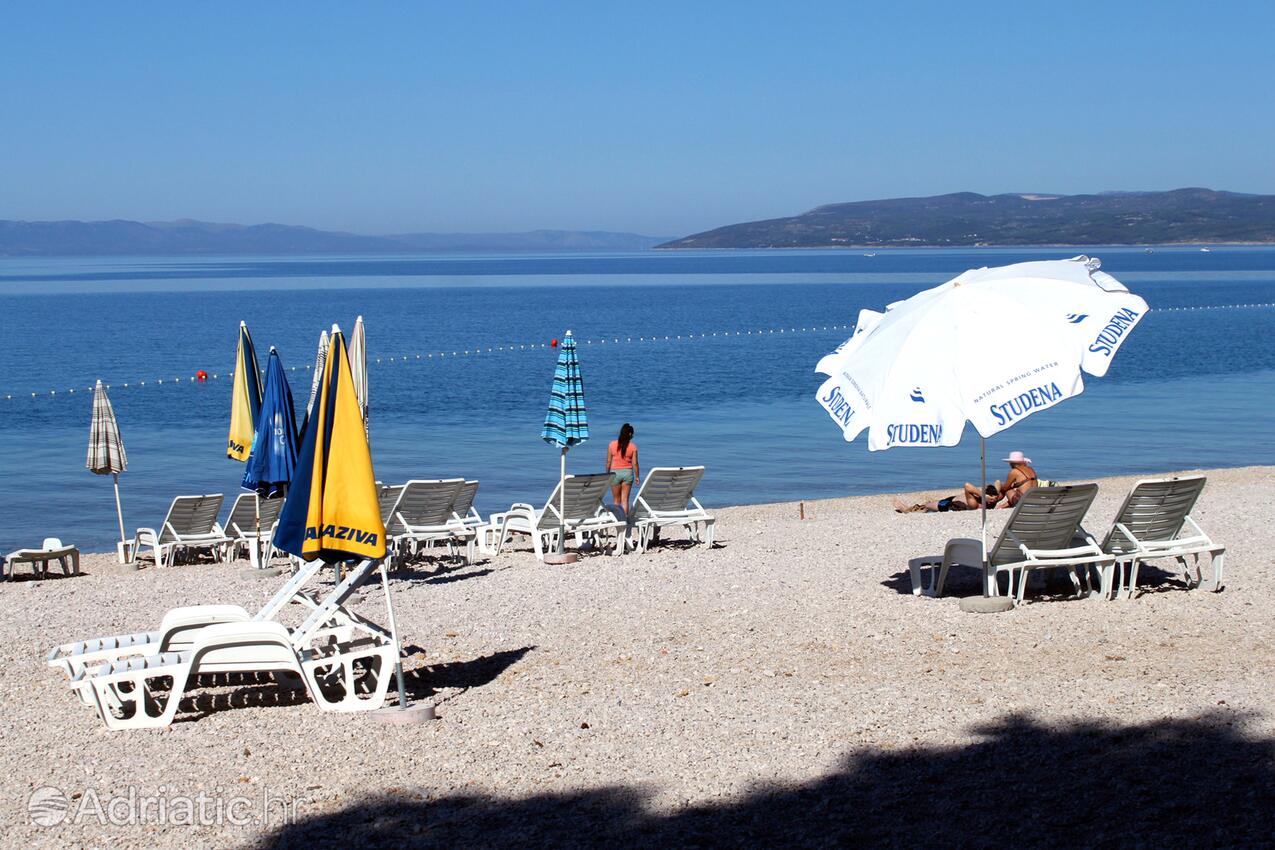 Nearest beach - Apartments with a parking space Makarska