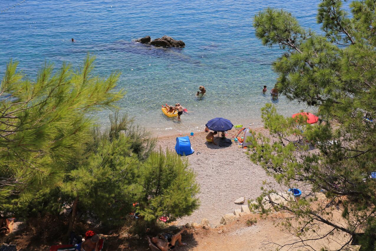 Nächster Strand - Ferienwohnungen am Meer Lokva Rogoznica, Omis