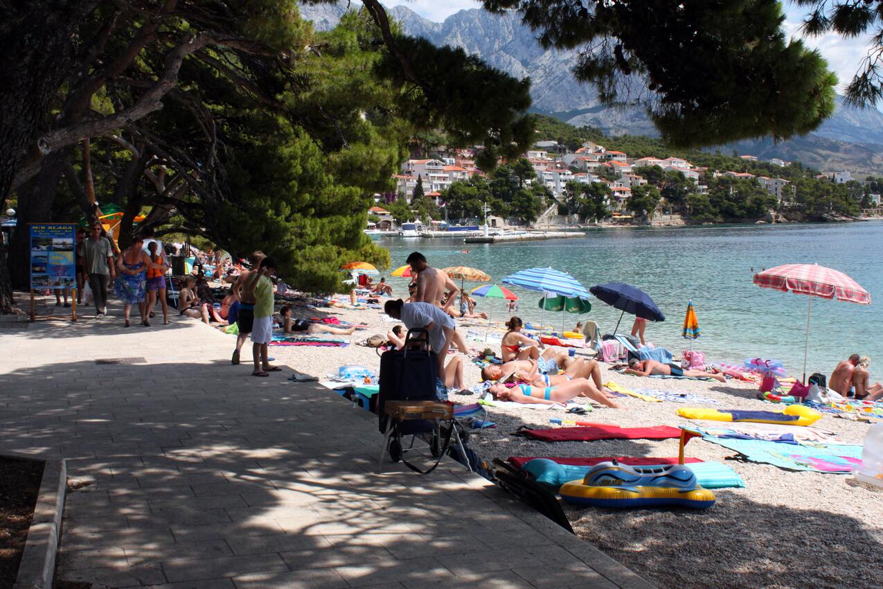 Najbliższa plaża - Apartamenty i pokoje z parkingiem Brela, Makarska