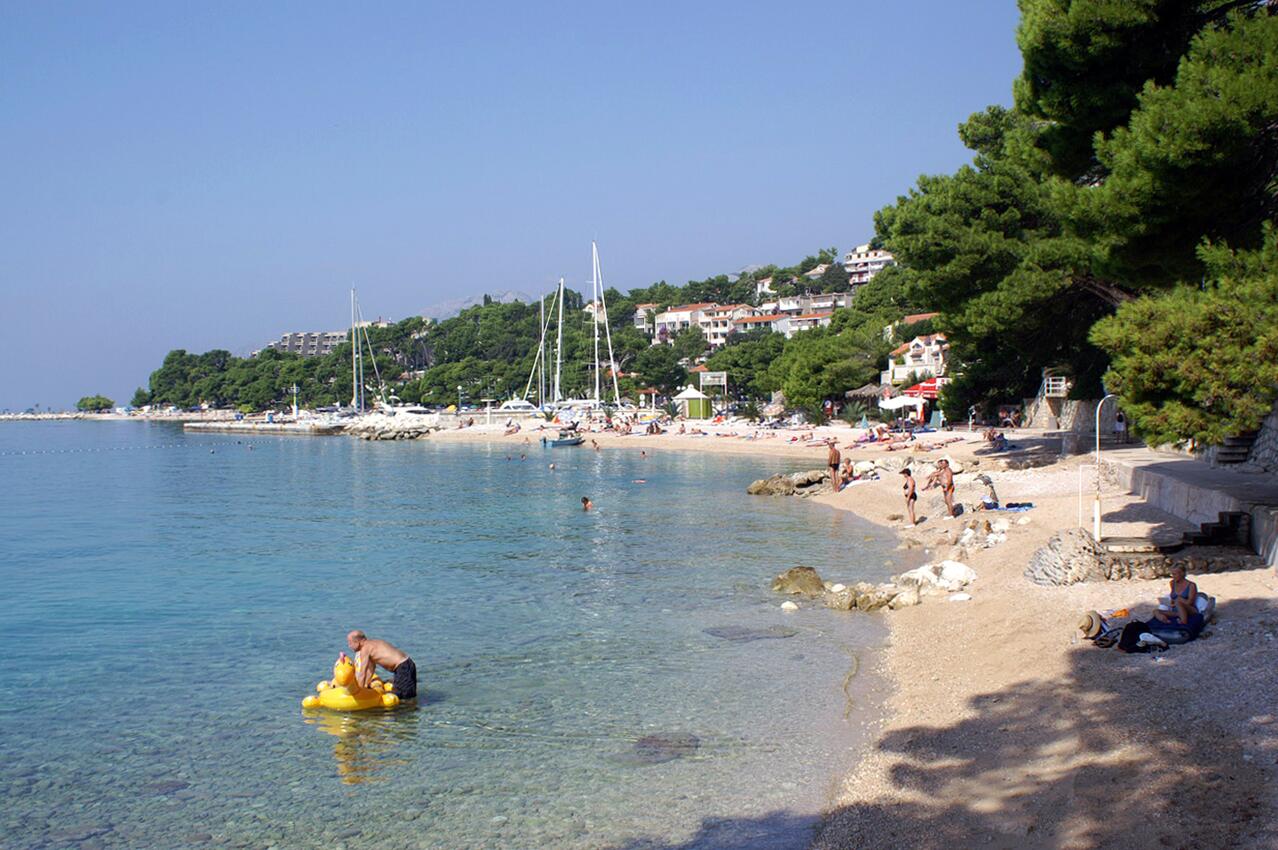La spiaggia più vicina - Appartamenti e camere accanto al mare Brella - Brela, Macarsca - Makarska