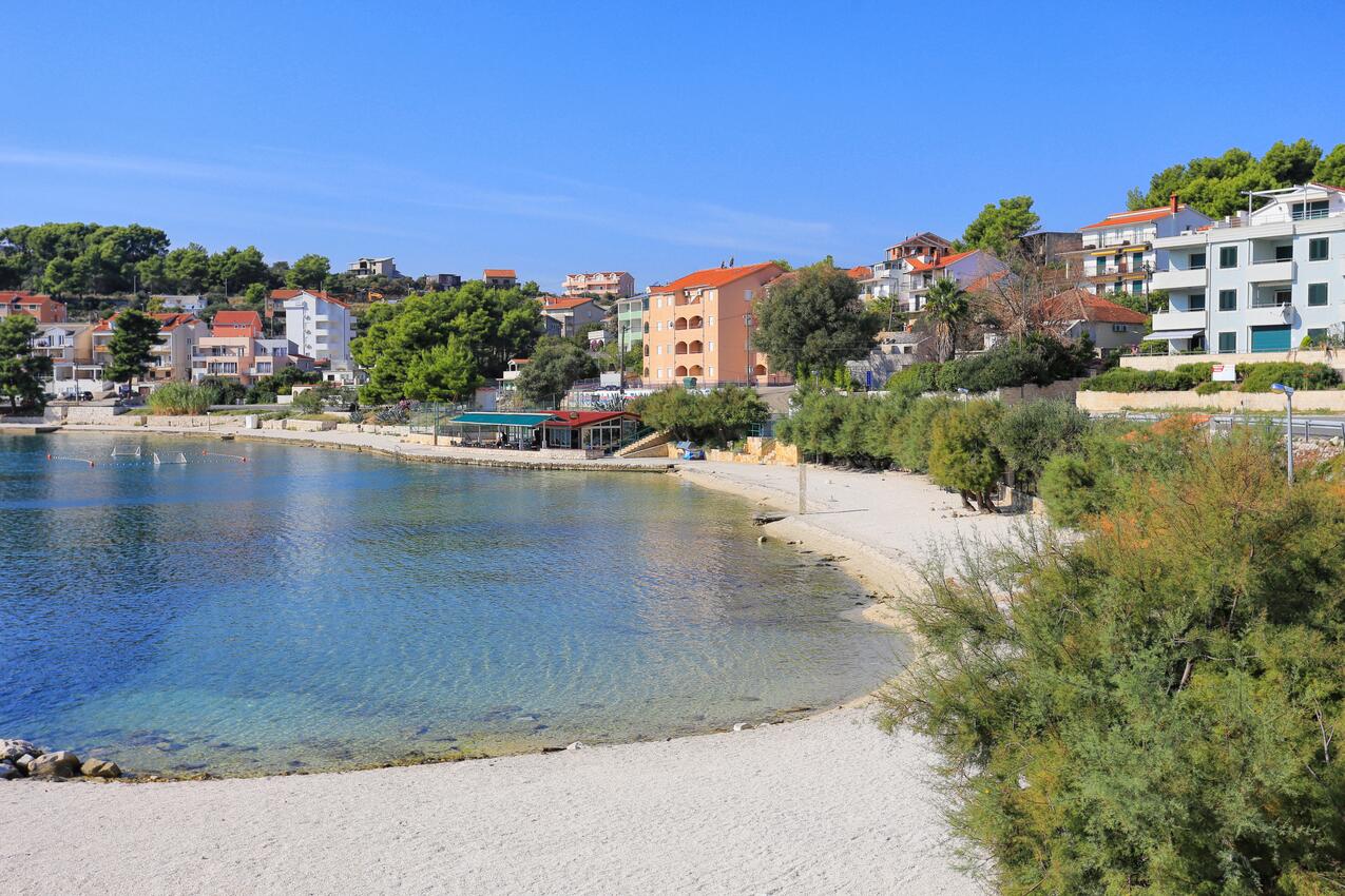 Nächster Strand - Ferienwohnungen mit Parkplatz Marina, Trogir
