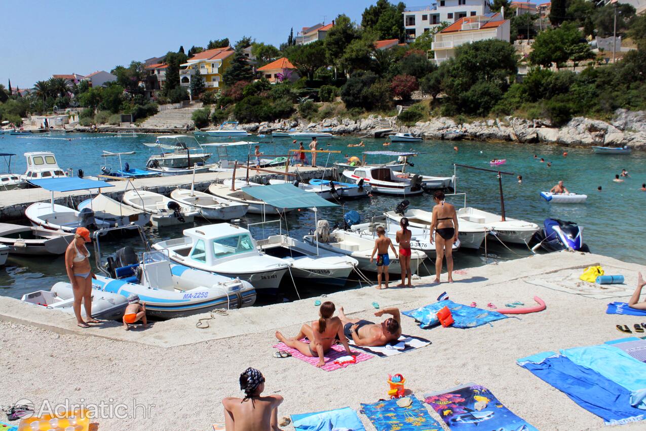 Nearest beach - Apartments with a parking space Mavarštica, Čiovo