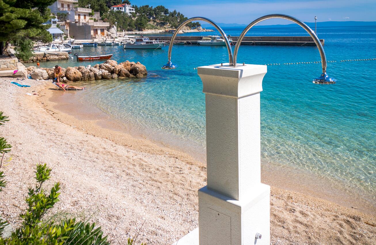 Nejbližší pláž - Apartmány a pokoje u moře Brela, Makarská - Makarska