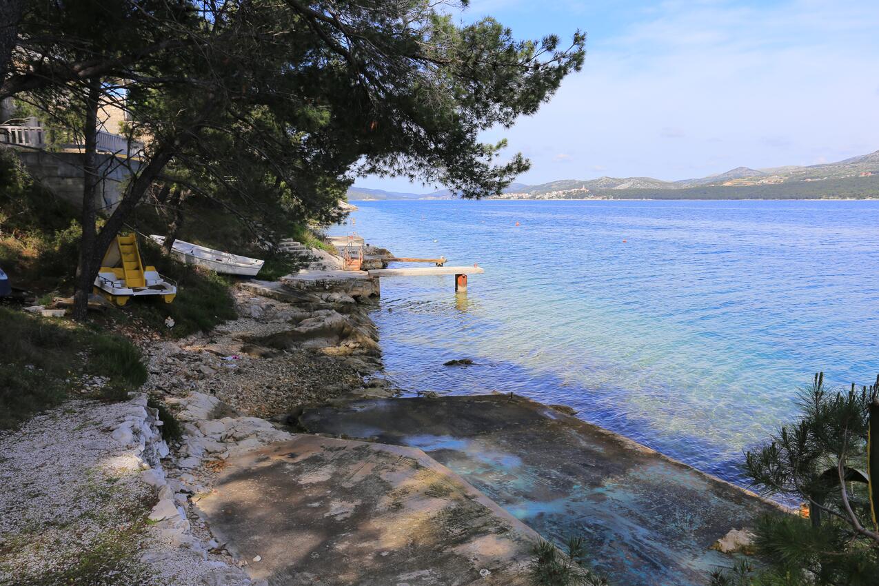 Nearest beach - Apartments with parking spaces Okrug Donji, Čiovo