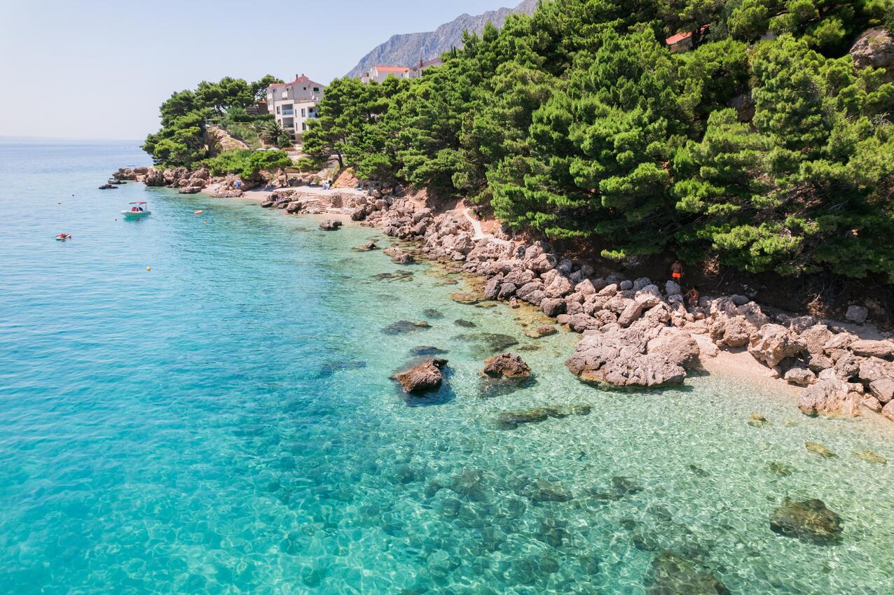 La spiaggia più vicina - Appartamenti accanto al mare con piscina Medici, Almissa - Omiš