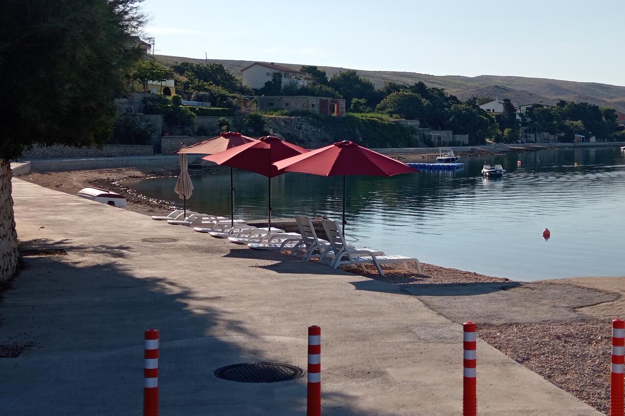 Najbliža plaža - Apartmani uz more Vidalići, Pag