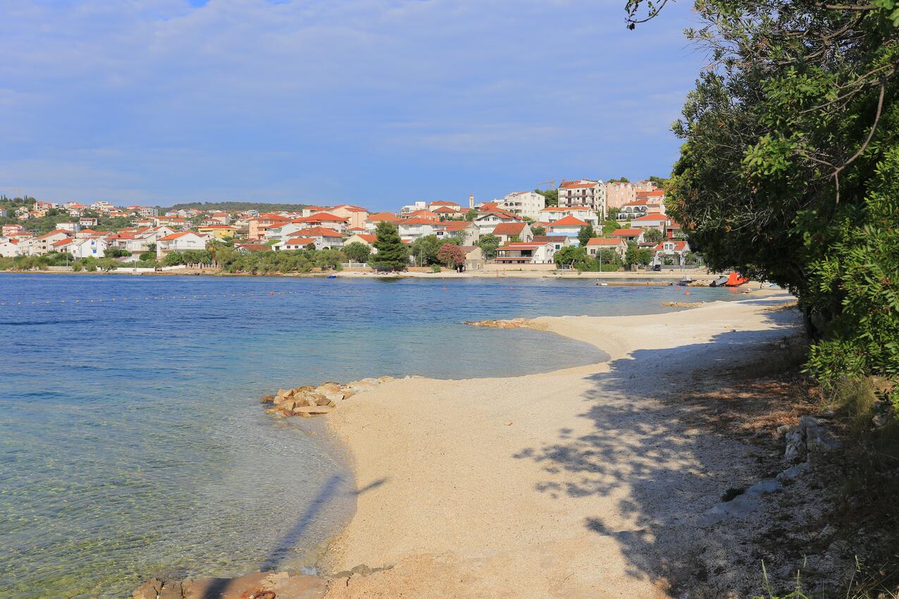 La spiaggia più vicina - Appartamenti accanto al mare Okrug Gornji, Bua - Čiovo