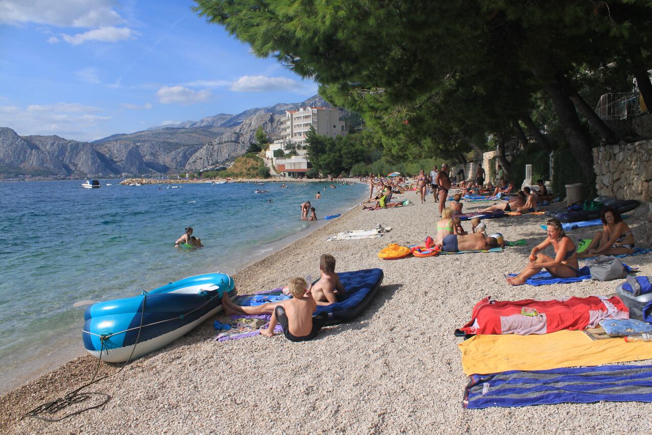 La spiaggia più vicina - Appartamenti con parcheggio Nemira, Almissa - Omiš