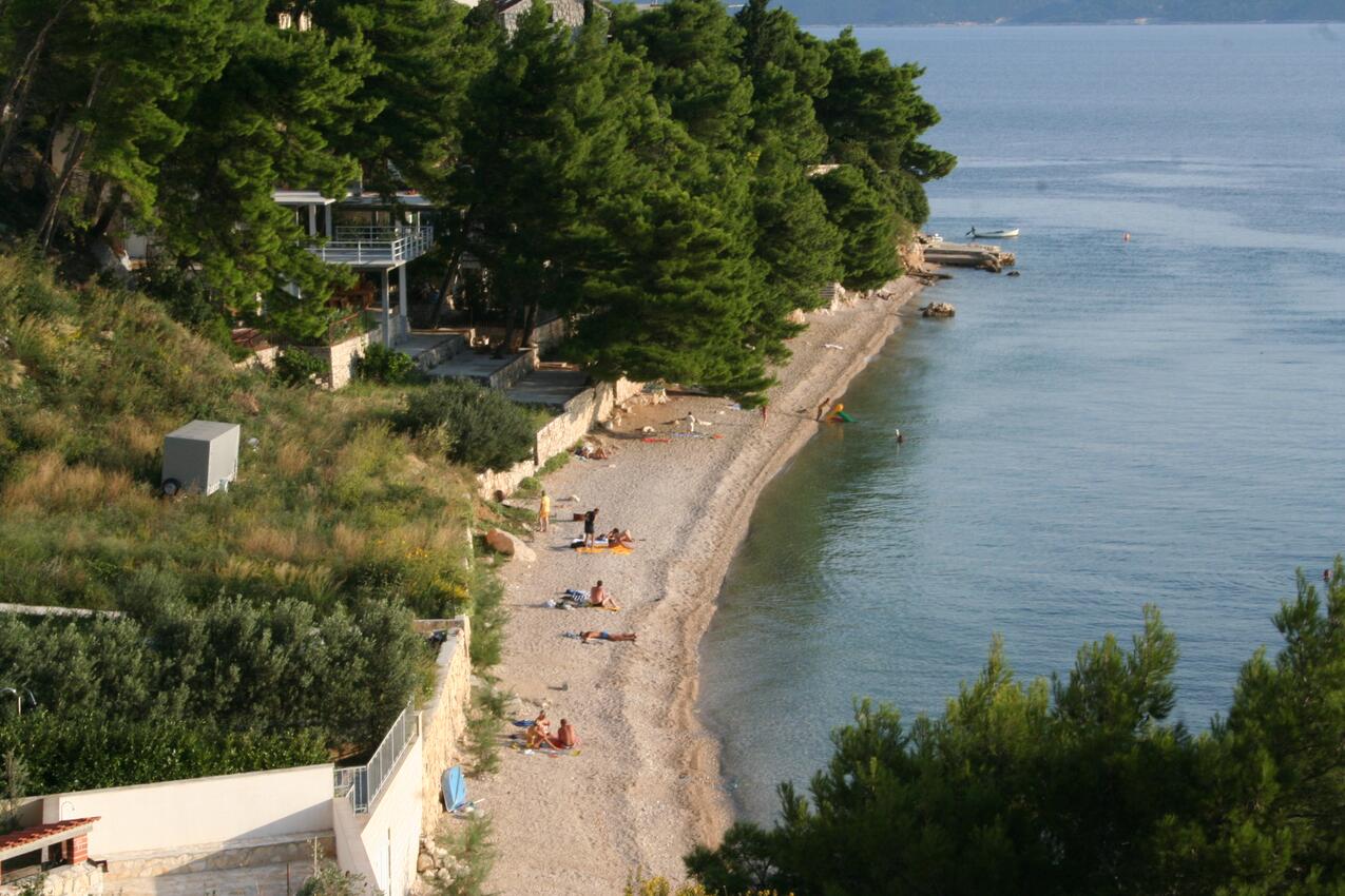 La spiaggia più vicina - Appartamenti con parcheggio Nemira, Almissa - Omiš