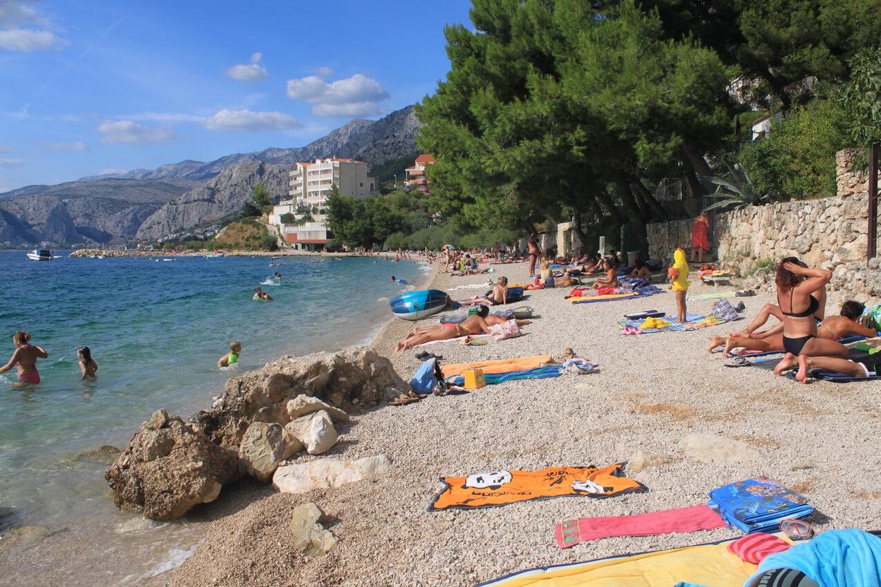 La spiaggia più vicina - Appartamenti con parcheggio Nemira, Almissa - Omiš