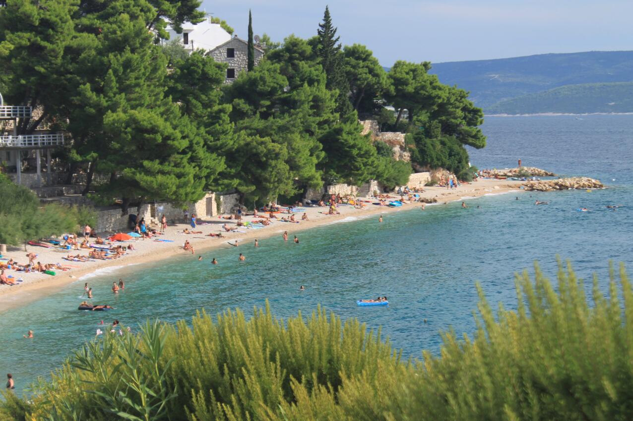 La spiaggia più vicina - Appartamenti con parcheggio Nemira, Almissa - Omiš