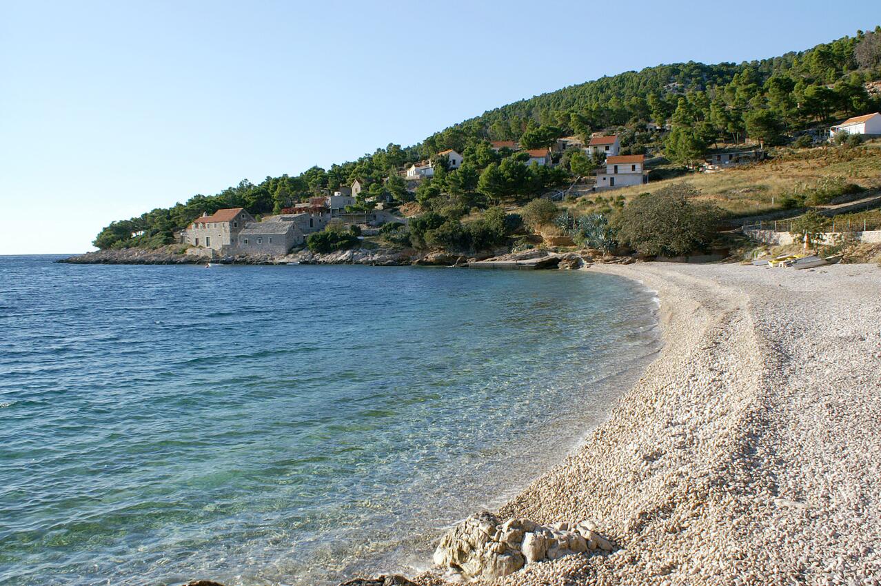 La spiaggia più vicina - Appartamenti robinsoniani con parcheggio Baia Vela Farska, Brazza - Brač