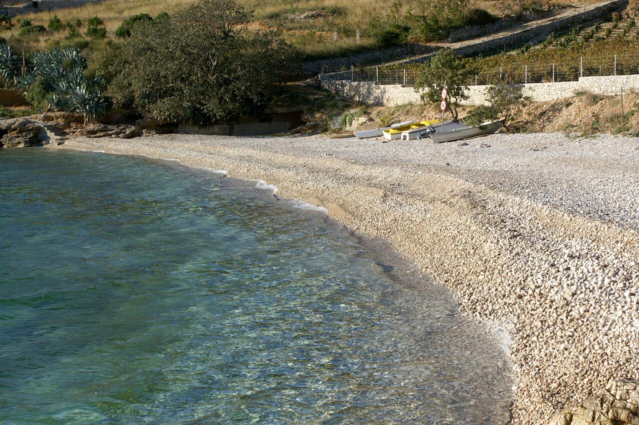 La spiaggia più vicina - Appartamenti robinsoniani con parcheggio Baia Vela Farska, Brazza - Brač