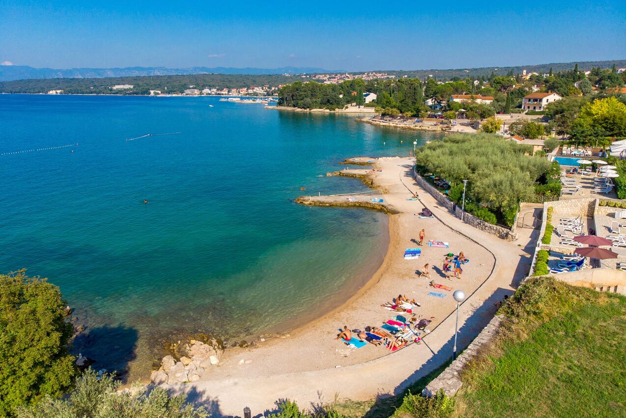 Nächster Strand - Ferienwohnungen mit Parkplatz Malinska, Krk
