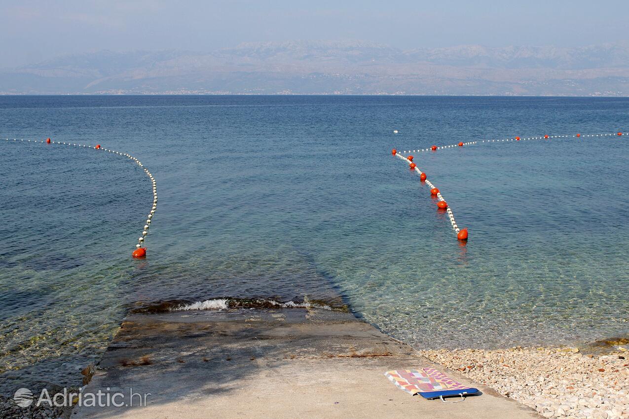Nearest beach - Apartments with a parking space Sutivan, Brač