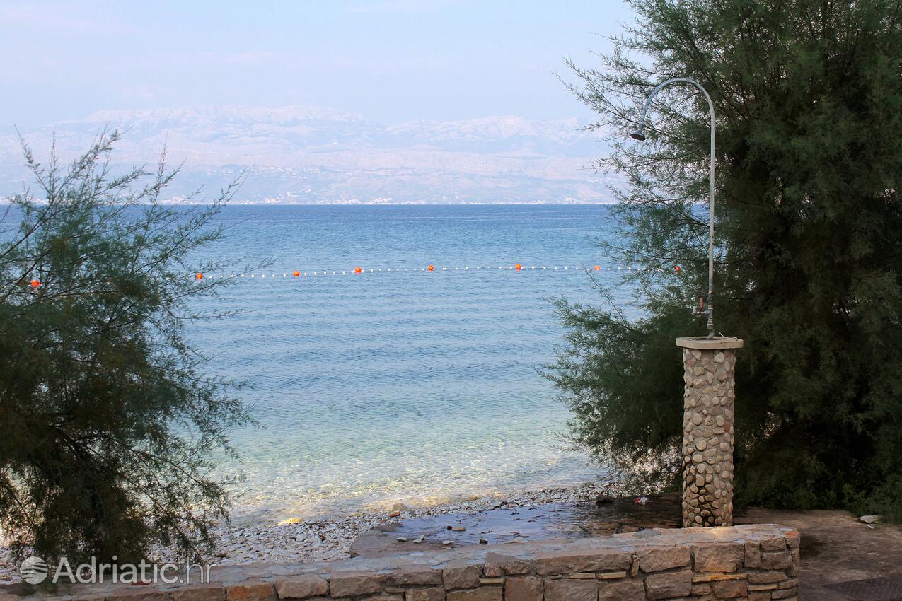 Nearest beach - Apartments with a parking space Sutivan, Brač