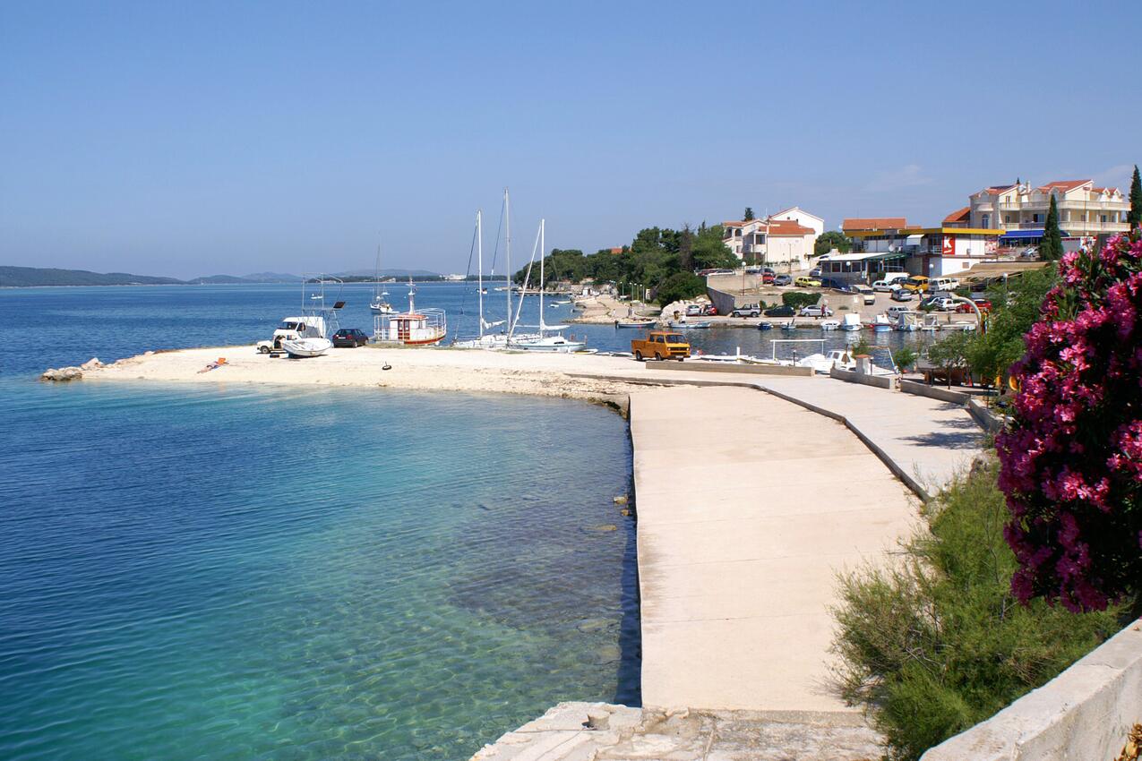 La spiaggia più vicina - Appartamenti accanto al mare Brodarica, Sebenico - Šibenik
